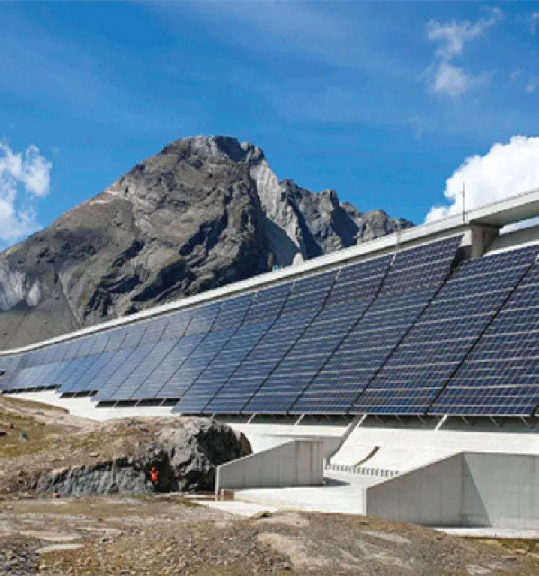 Installing 5000 solar panels on the highest lake dam in Europe